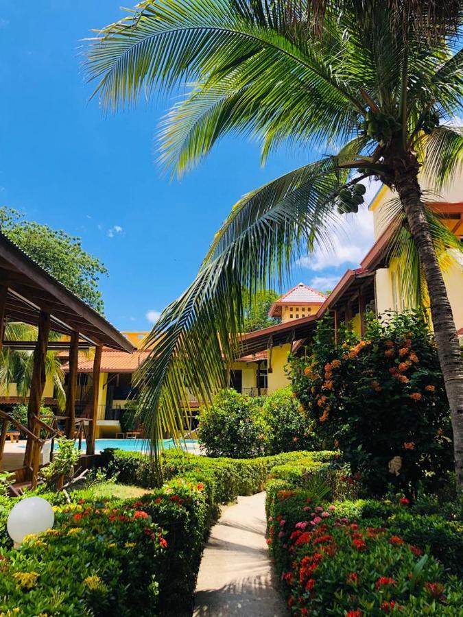 Hotel Isolina Beach Potrero  Exterior photo